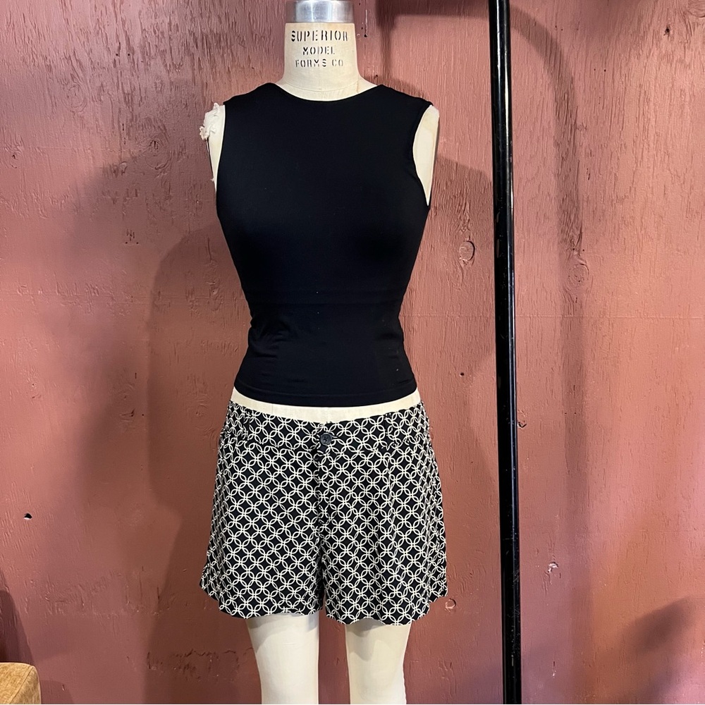 Banana Republic Black and White Women's Shorts